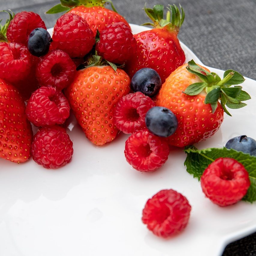 strawberries-5128199_1280