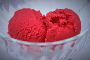 ice_cream_raspberry_food_cream_dessert_frozen_fruit-556641