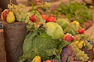 vegetables_fruit_table-1040880